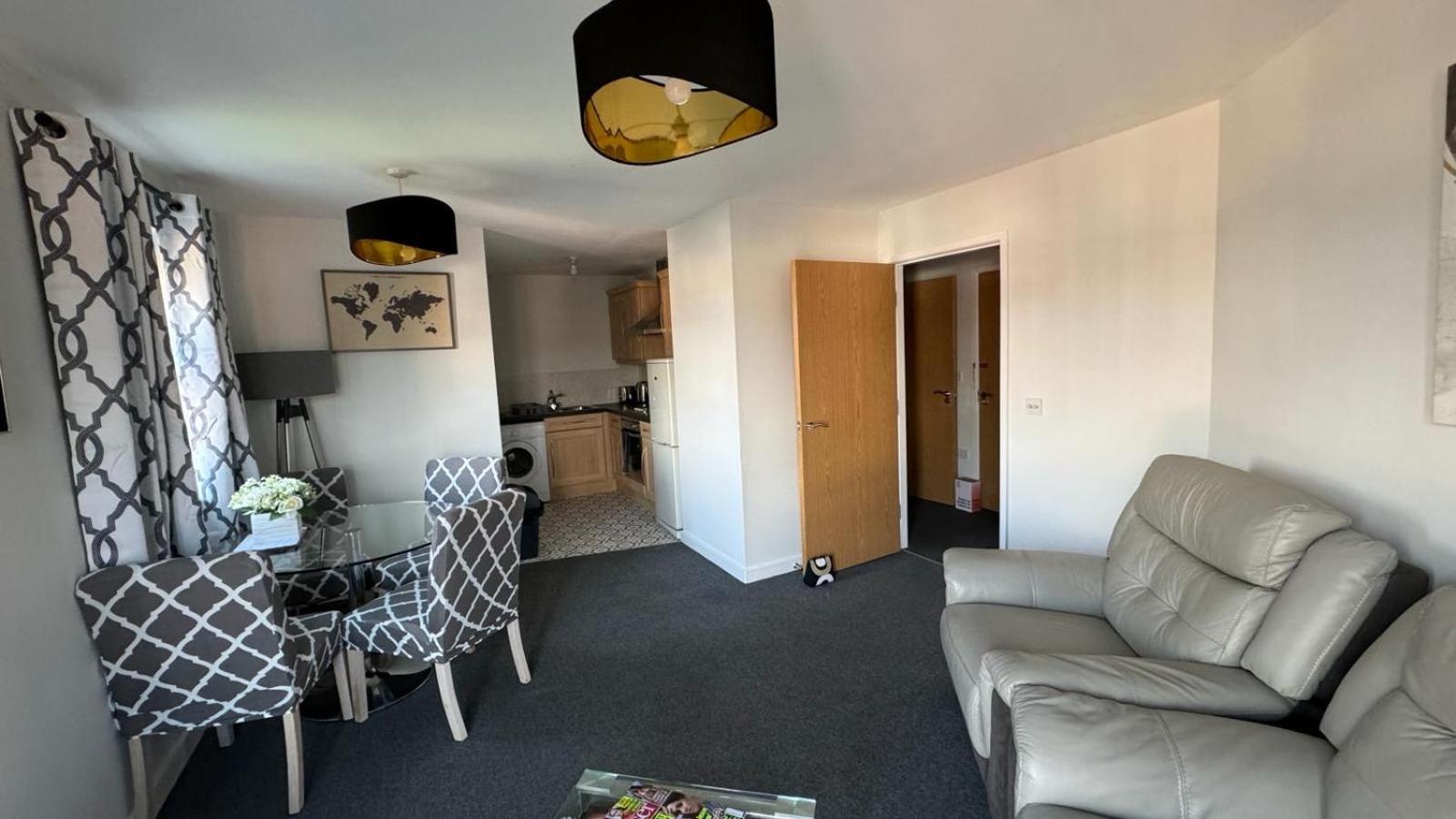 Spacious 1 Bedroom Apartment In Wigan Shevington エクステリア 写真